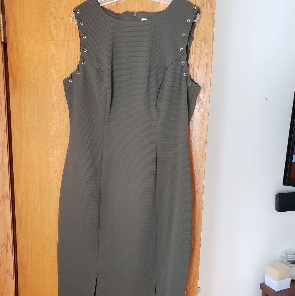 Bisou Bisou NWOT stunning olive 16W dress